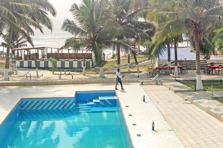 Pool 50 of 106