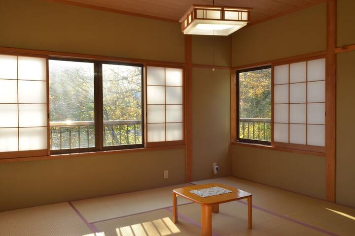 Room 9 of 40