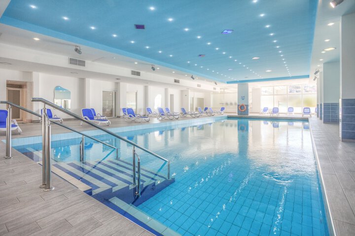 Pool 20 of 56
