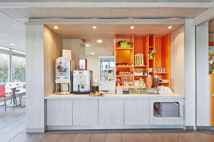 Guest Lobby