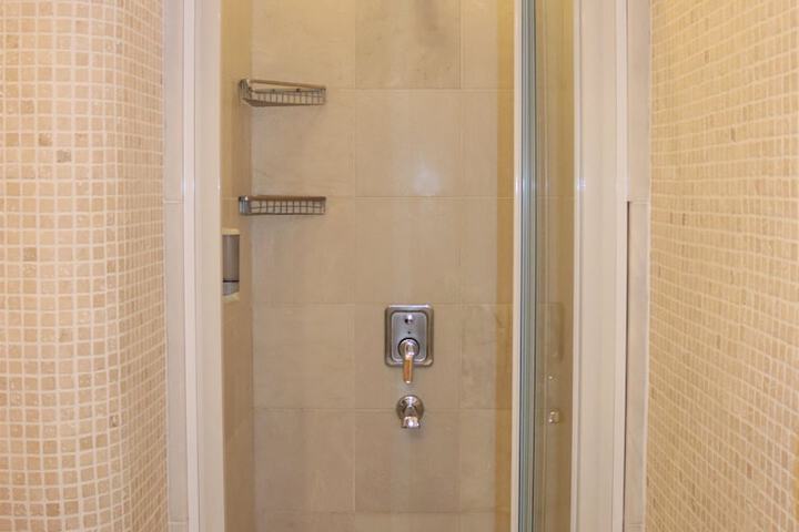 Room 22 of 46