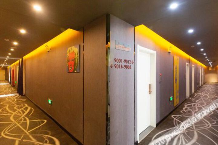Hotel Interior 9 of 21