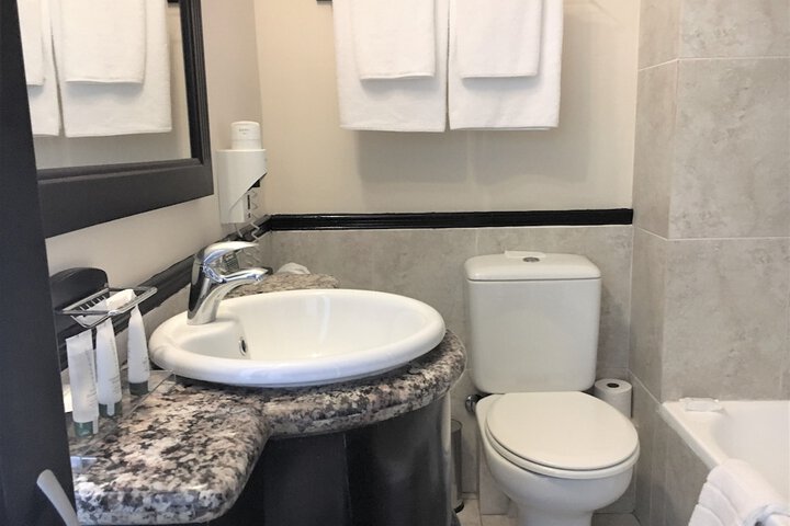 Room 46 of 112