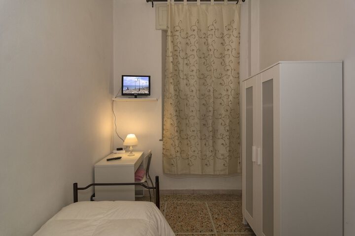 Room 36 of 64