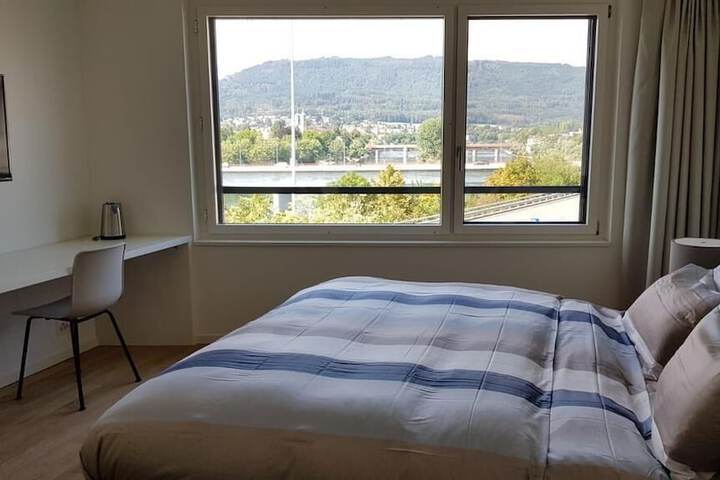 Room 4 of 25