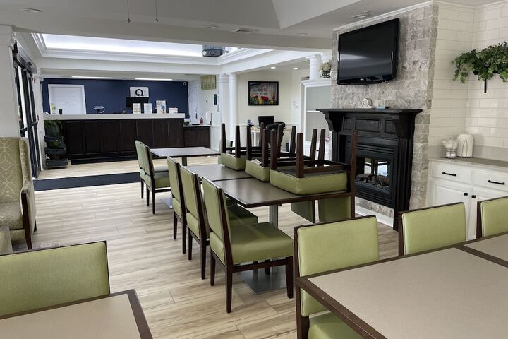 Breakfast area