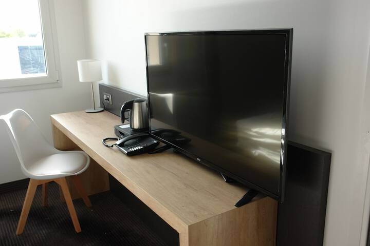 Room 15 of 33