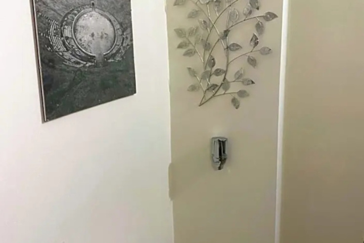 Room 11 of 14