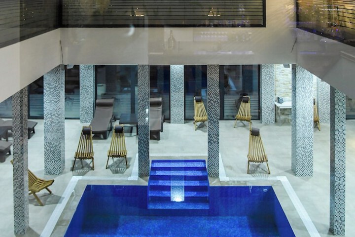 Pool 43 of 113