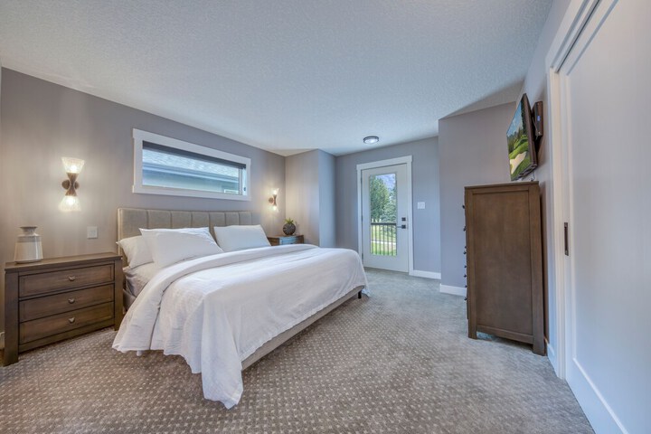 Room 10 of 65
