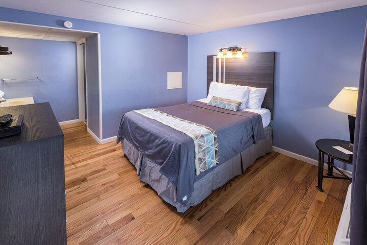 2 Queen Beds (13 of 21)