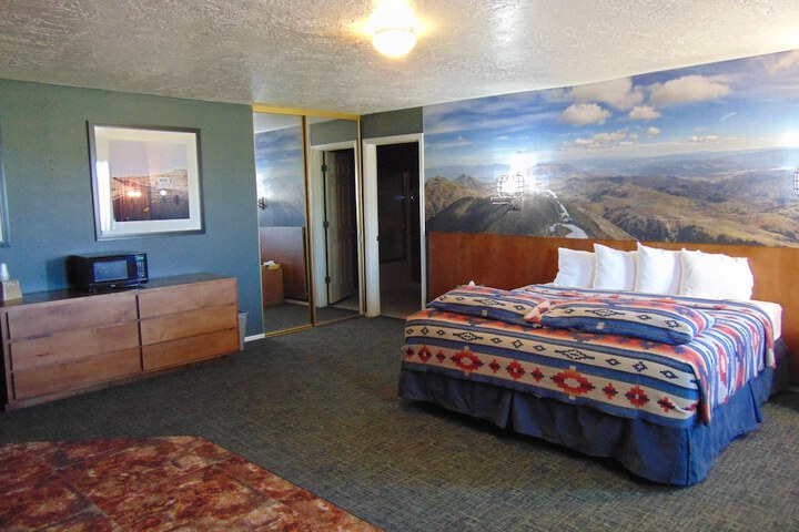 Room 19 of 64
