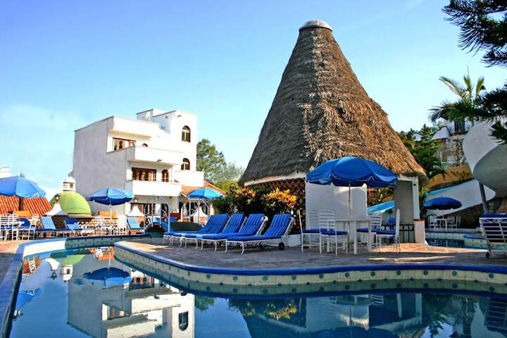 Hotel Pool
