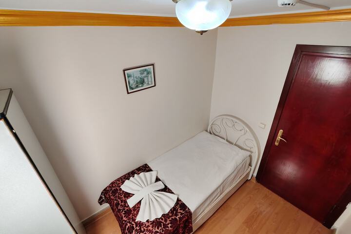 Room 9 of 61