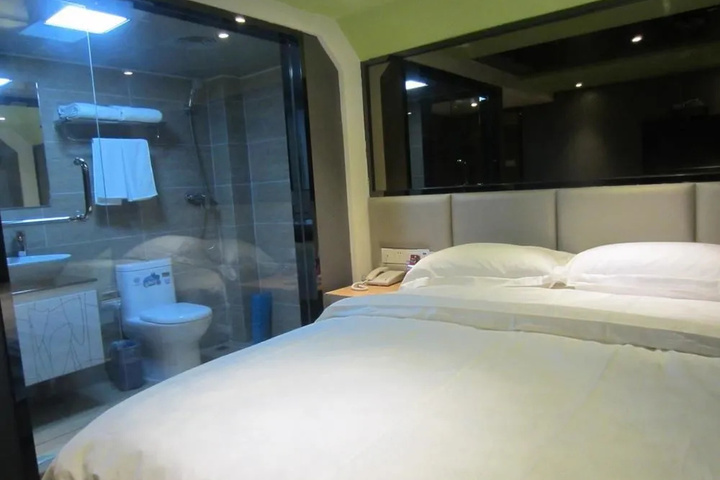 Room 5 of 5