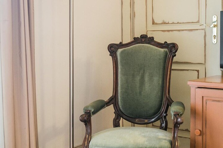 Room 28 of 67
