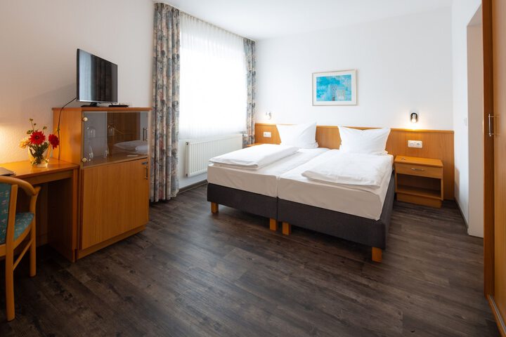 Room 6 of 31
