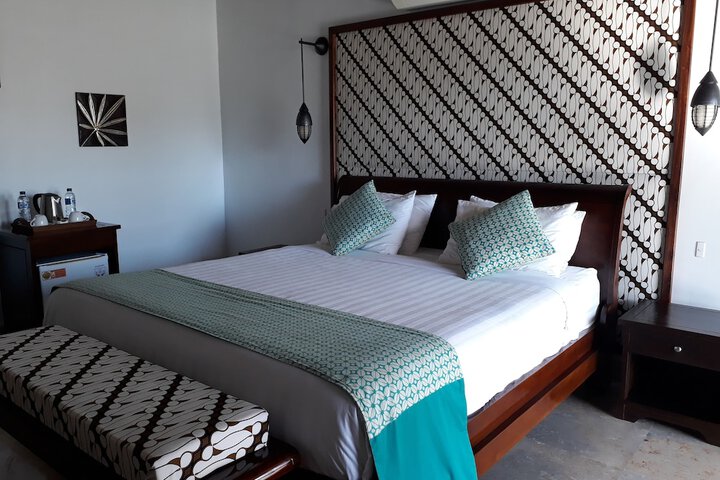 Room 32 of 61