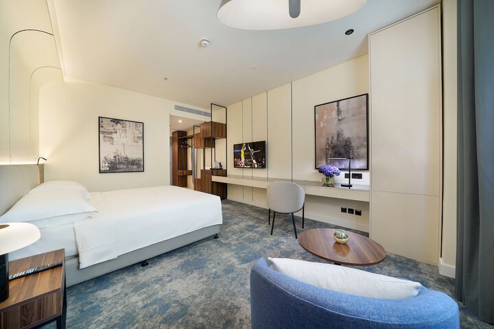 Room 18 of 64
