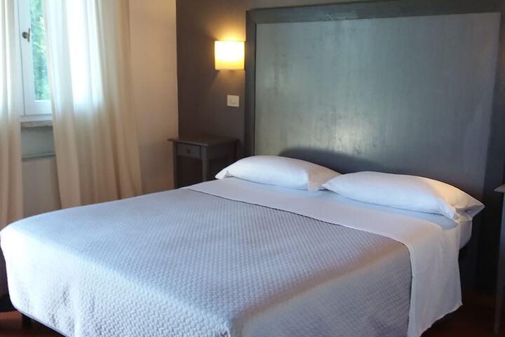 Room 16 of 48