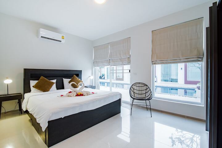 Room 25 of 164