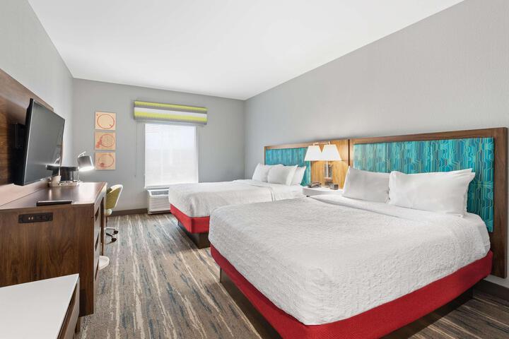 2 Queen Beds Hearing Accessible (8 of 20)