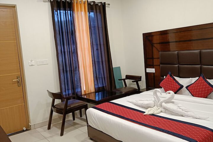 Room 6 of 29