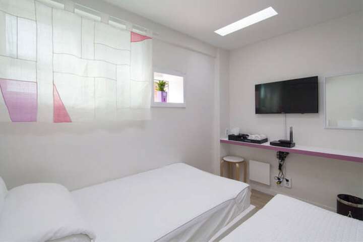 Room 30 of 60