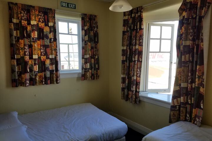 Room 10 of 62