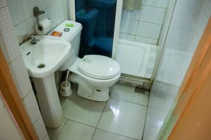 Room 4 of 37