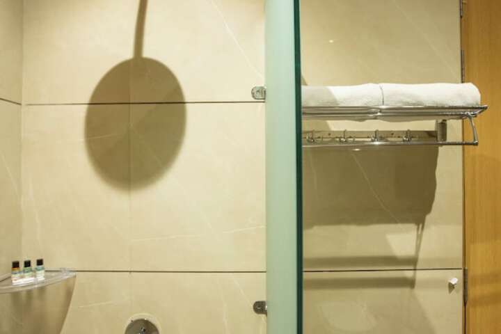 Room 14 of 21