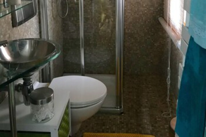 Room 23 of 274