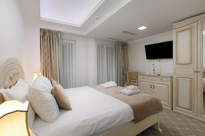 Room 35 of 103