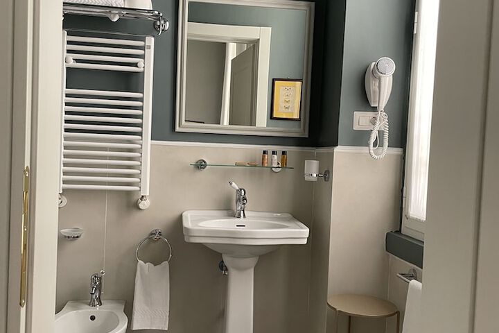 Room 41 of 59