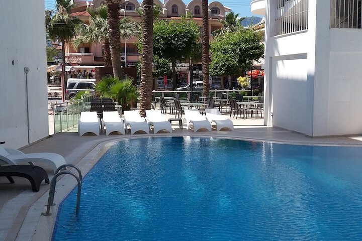 Hotel with Pool