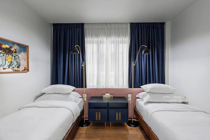 Room 20 of 53
