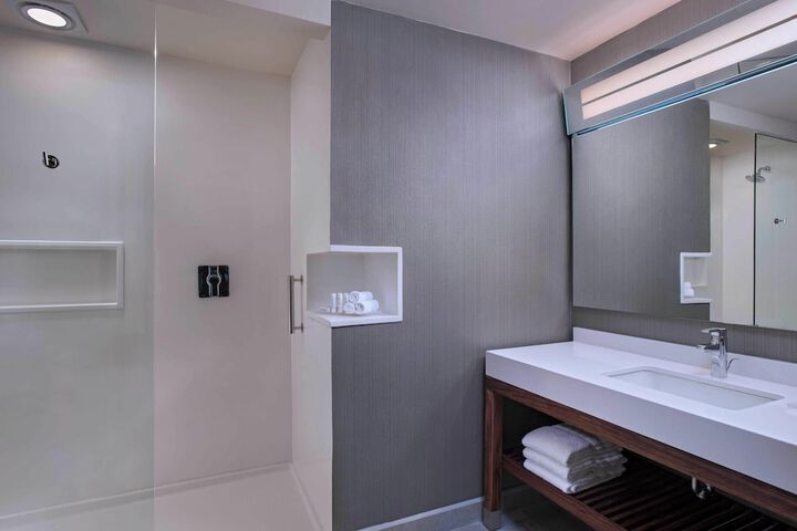 Room 14 of 47