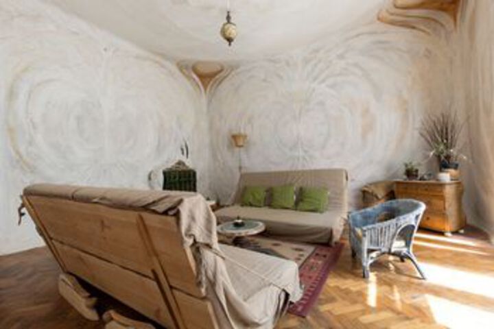 Room 9 of 27