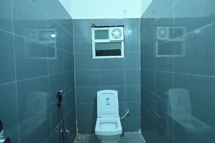 Room 77 of 90