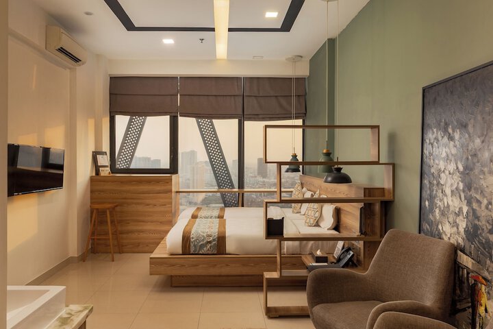 Room 28 of 115