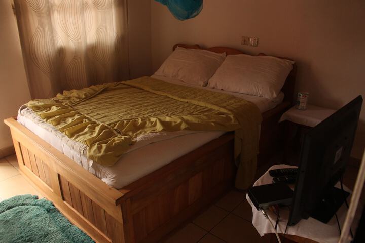 Room 4 of 24