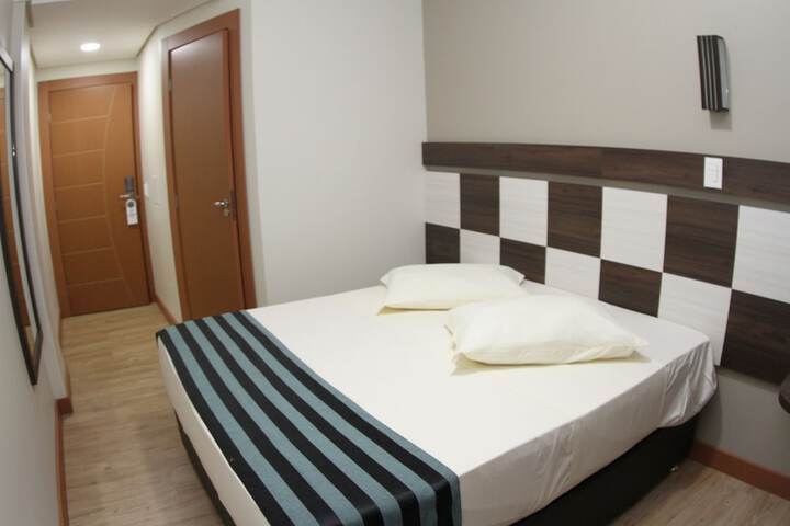 Room 7 of 33