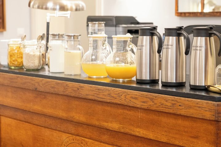 Breakfast/Coffee Service 80 of 88