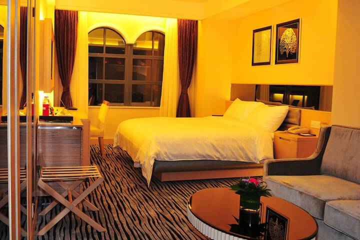 Room 9 of 70