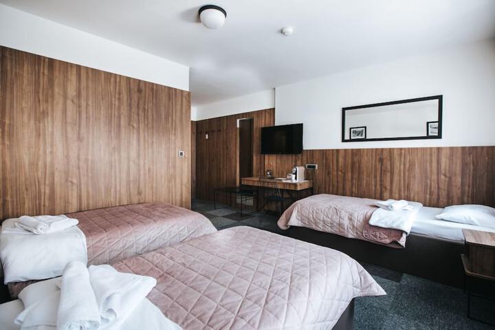 Room 27 of 62