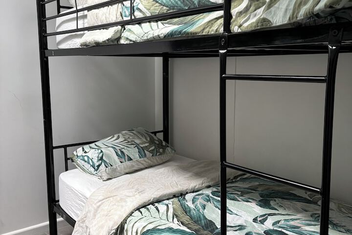 Room 16 of 33