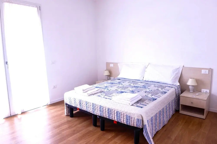 Room 6 of 19