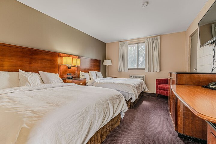 2 Double Beds (2 of 4)
