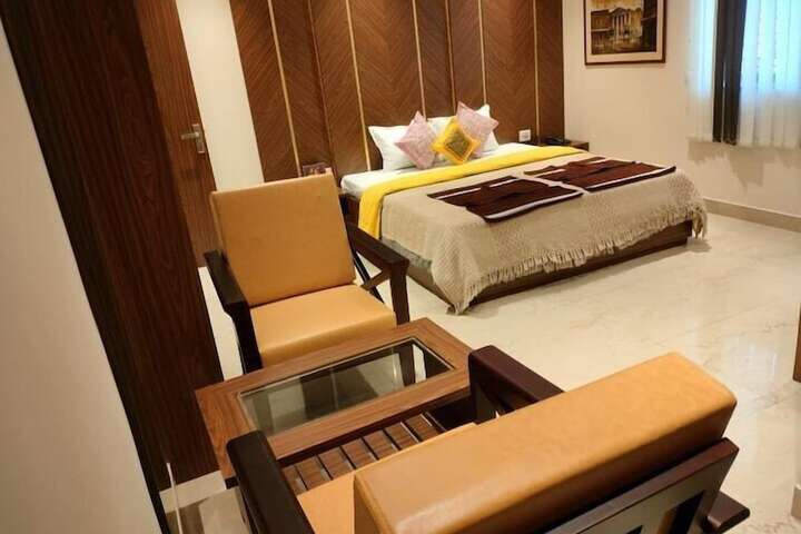 Room 2 of 18