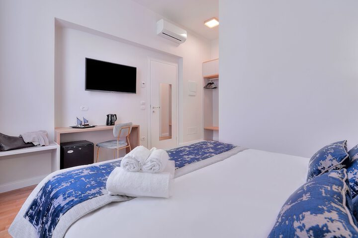 Room 12 of 44